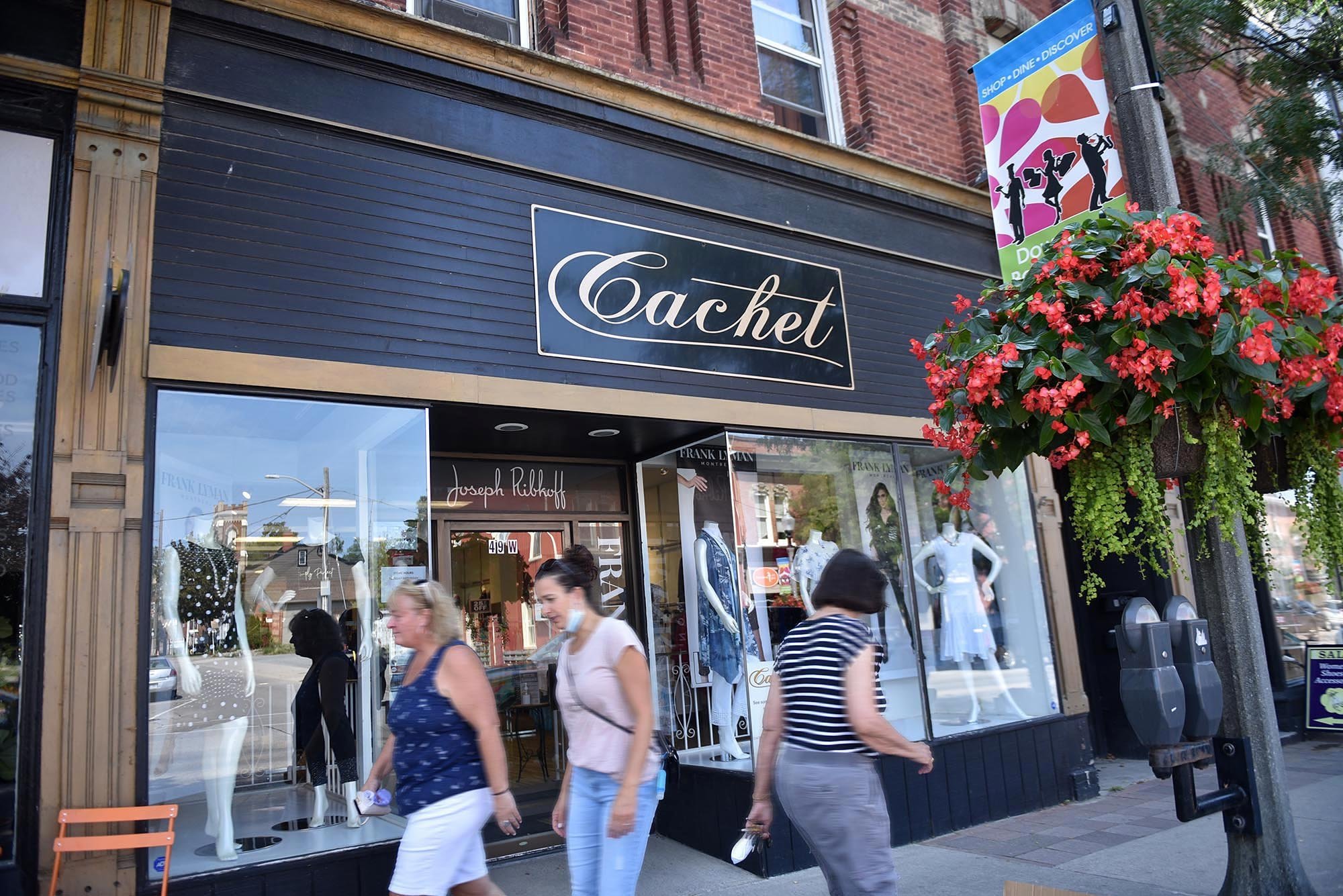 Cachet clothing clearance store